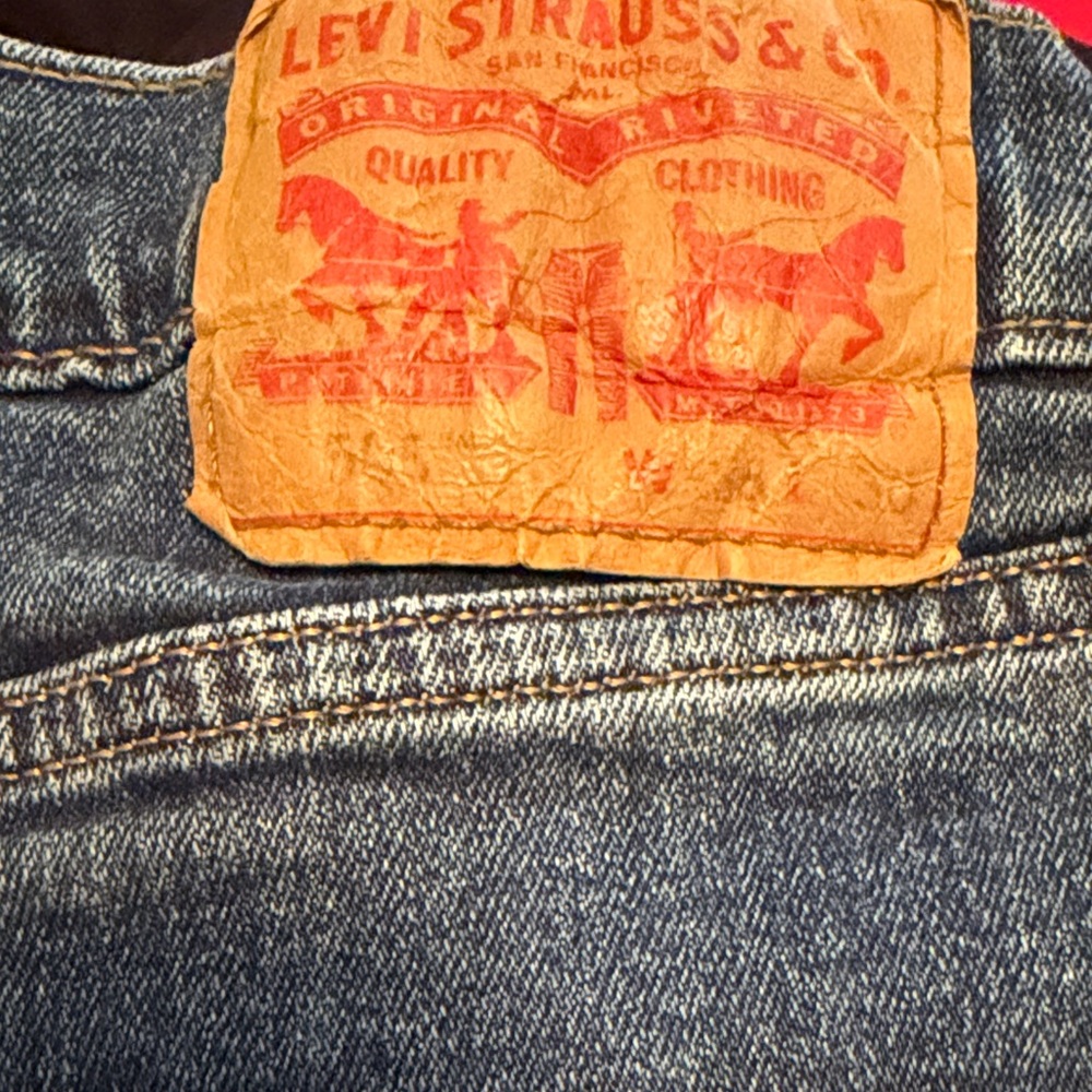 Levi's Indigo Denim Jeans with Signature Patch